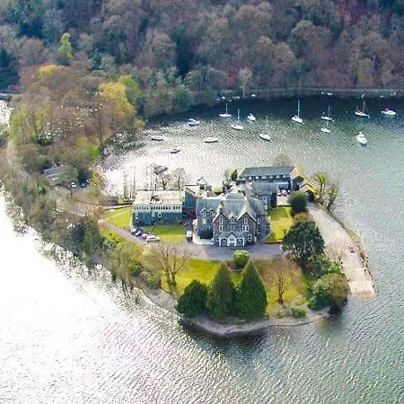 Lowe Mcconnell * Ambleside